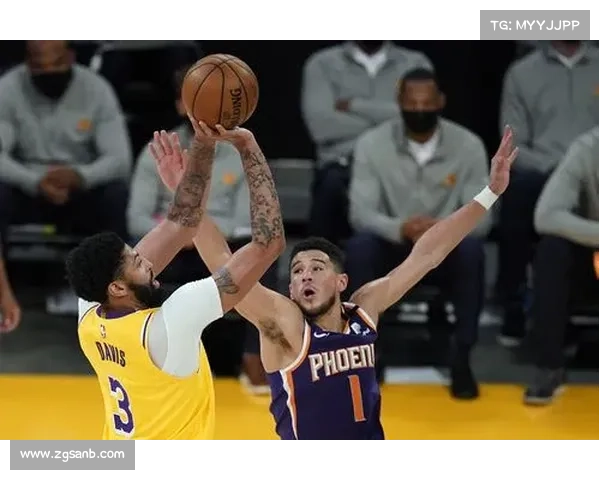 布克职业生涯中最具挑战性的防守对手盘点与分析